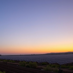 Baywa AG Solarfarm bei Dämmerung