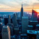 Blick auf das Finanzviertel einer Stadt bei Sonnenuntergang